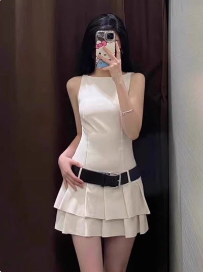 Elegantes Kleid mit Gürtel