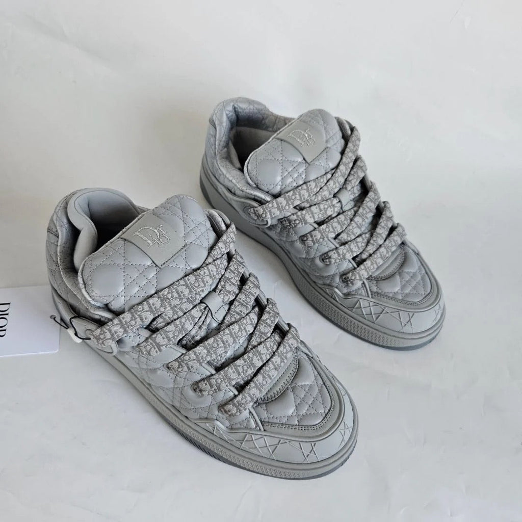 "B9" Sneaker