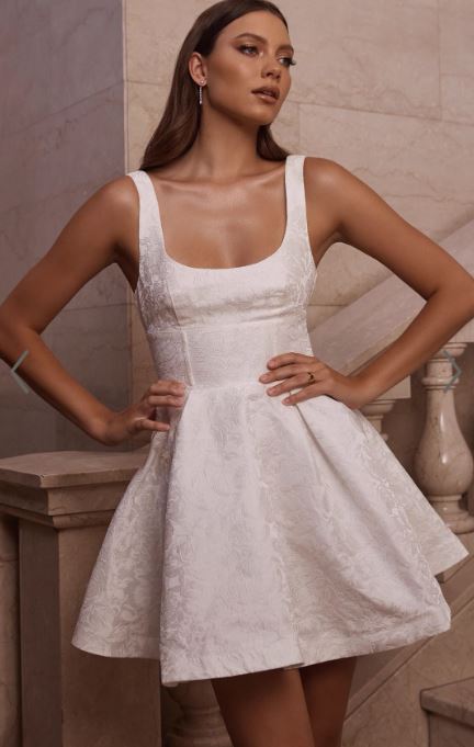 Virales weißes Abendkleid